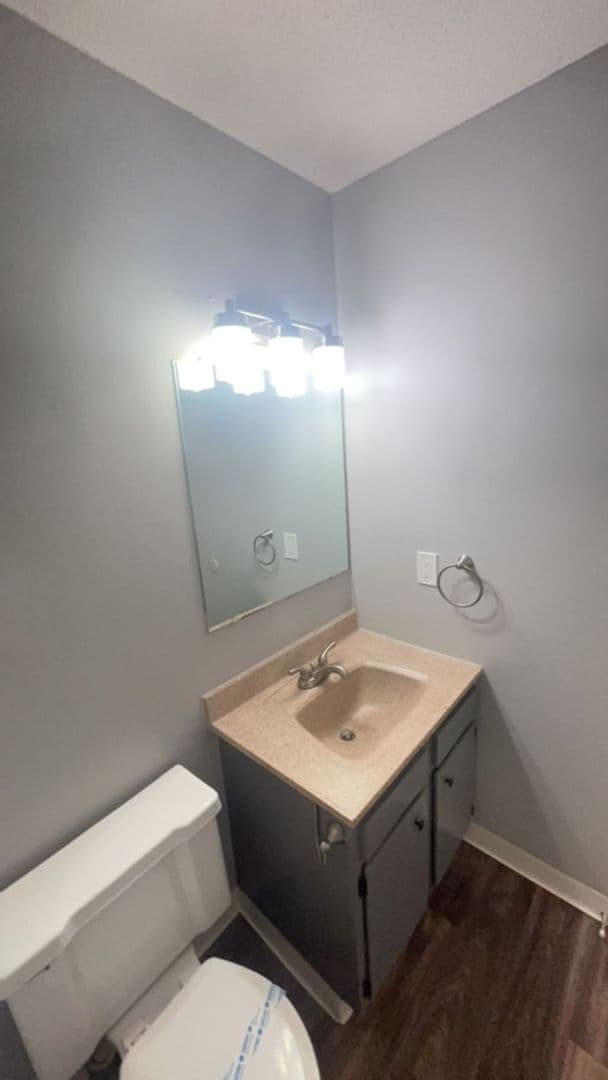 Wichita Apartment: 519 W. 27th St. South