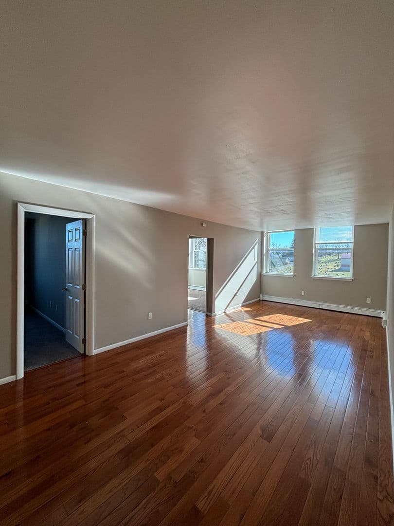 Freemansburg Apartment: 321 Monroe Street