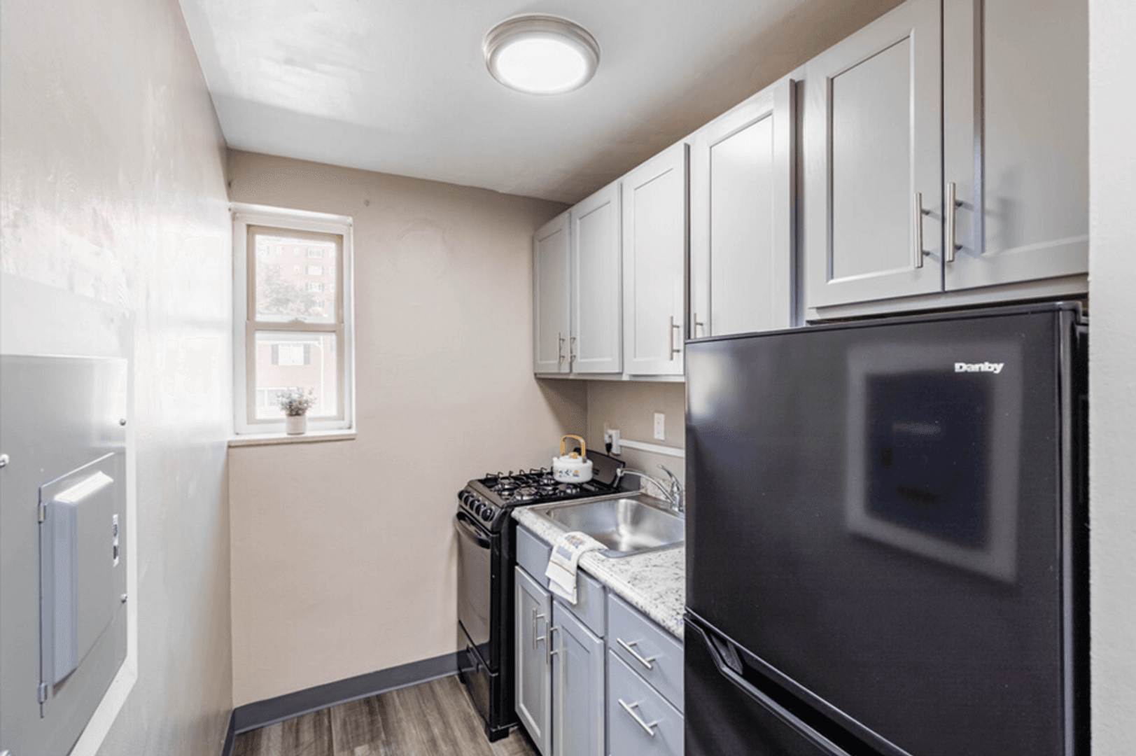 Pittsburgh Apartment: 1526 Parkline Drive