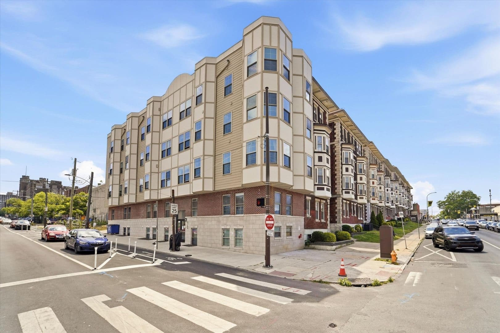 Philadelphia Apartment: 4700 Chestnut St