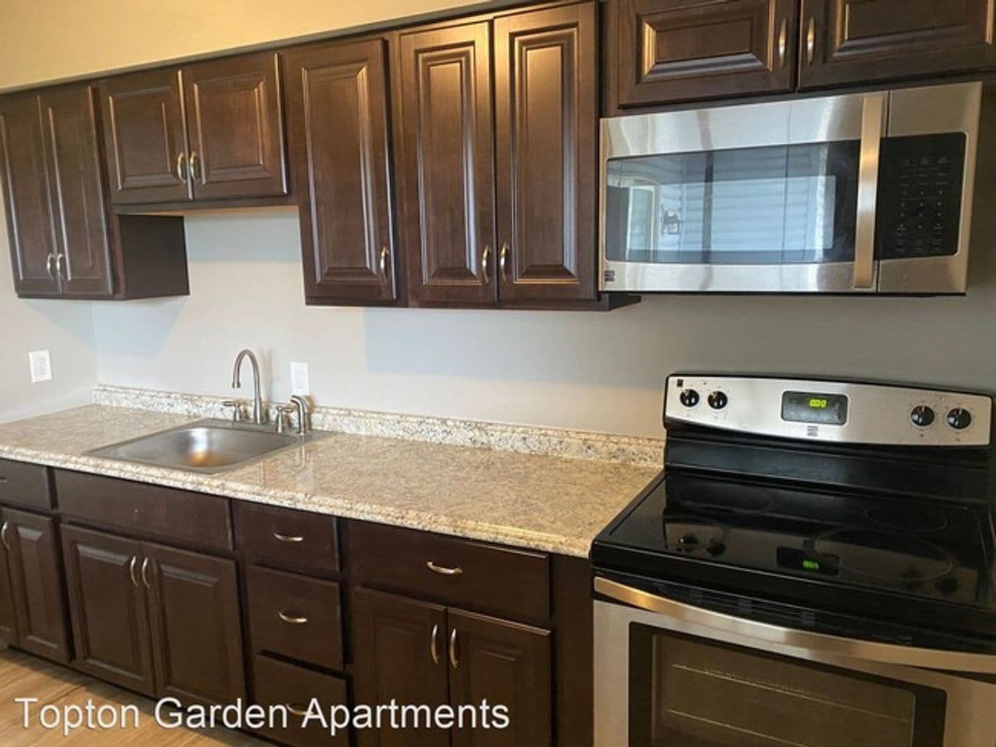 Topton Apartment: 125-135 W Palm/Franklin Street