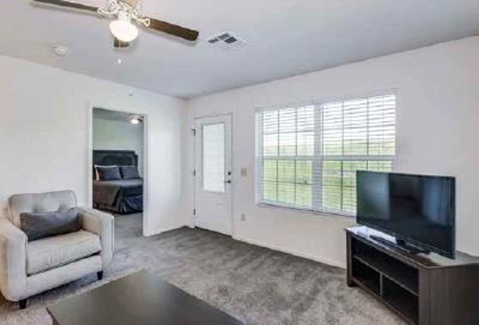 Newton Apartment: 704 Cottonwood Crossing Drive