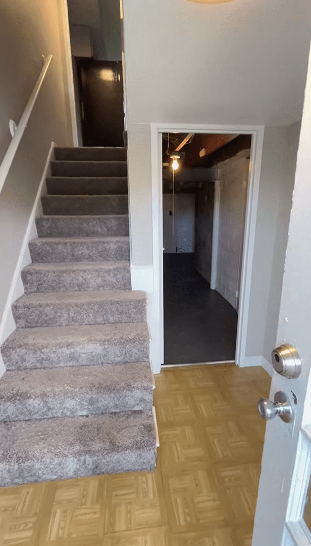 Pittsburgh Apartment: 1526 Parkline Drive