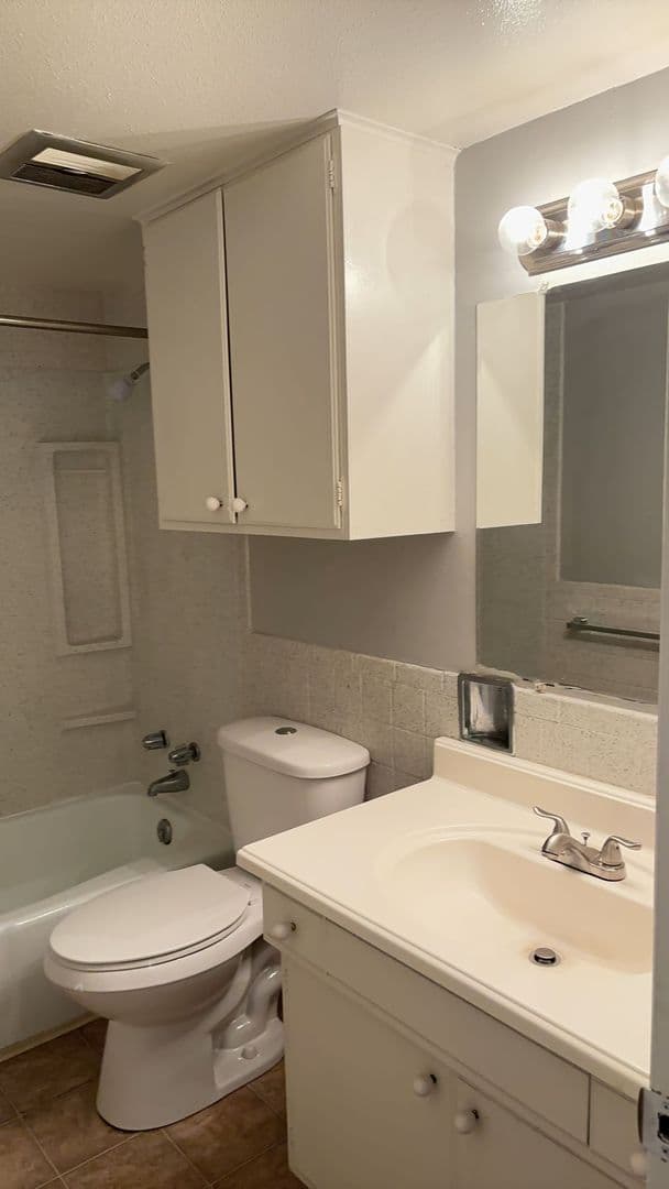 Wichita Apartment: 1440 N. Clarence Ave.
