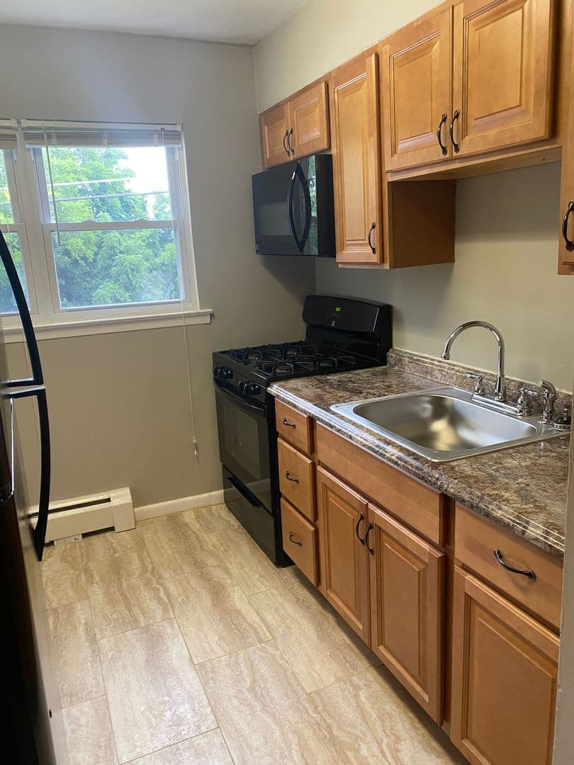 Topton Apartment: 125-135 W Palm/Franklin Street