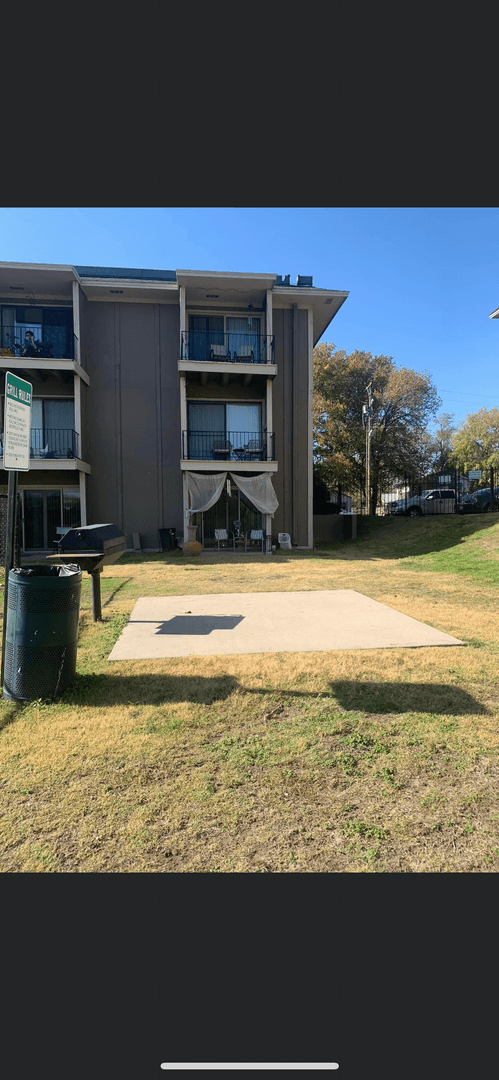 Wichita Apartment: 519 W. 27th St. South