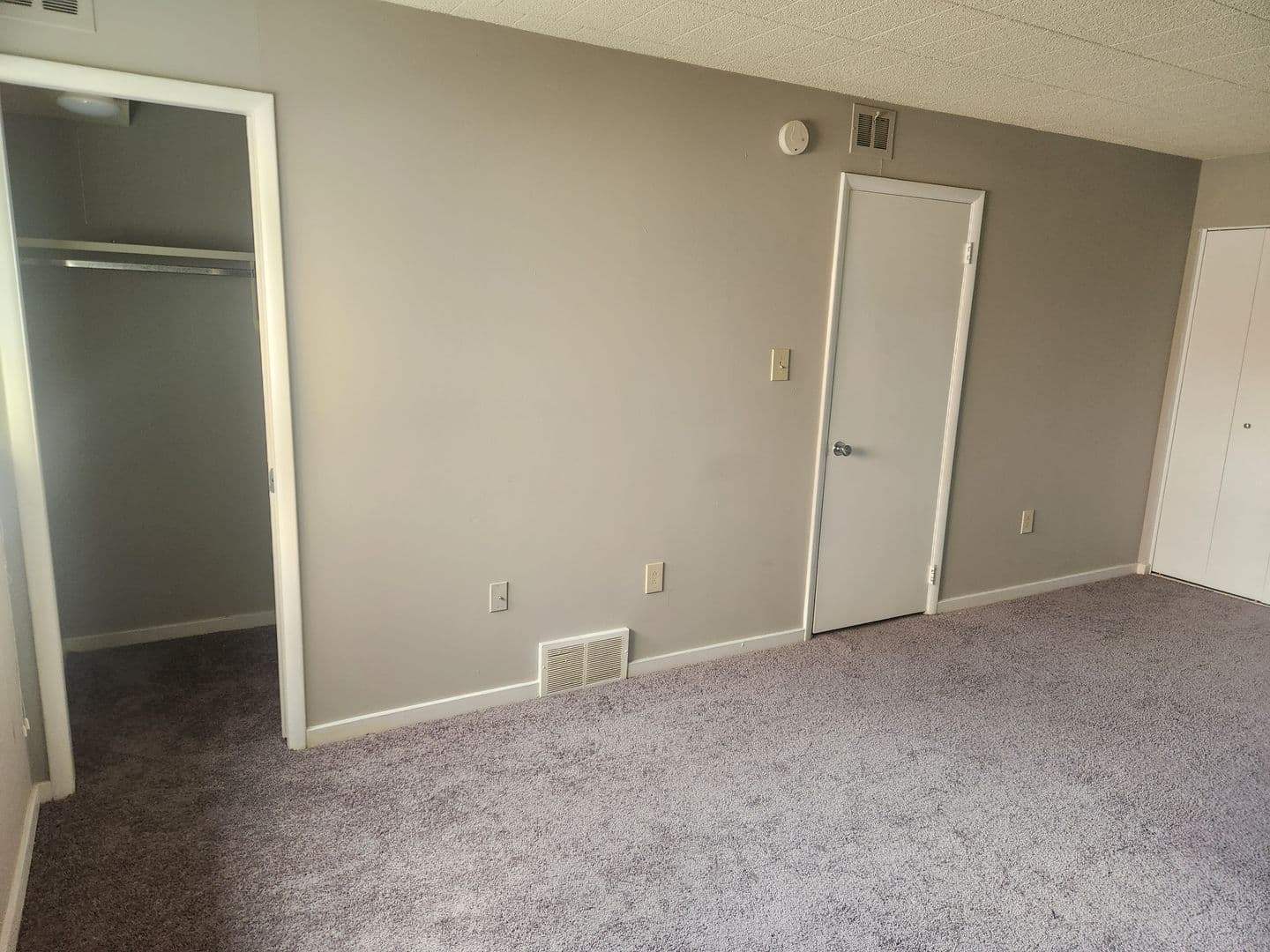 Carnegie Apartment: 834 Washington Avenue