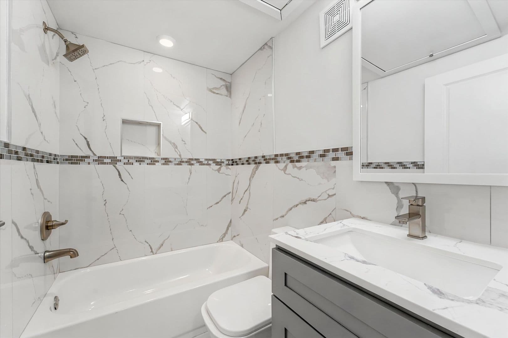 Philadelphia Apartment: 4700 Chestnut St