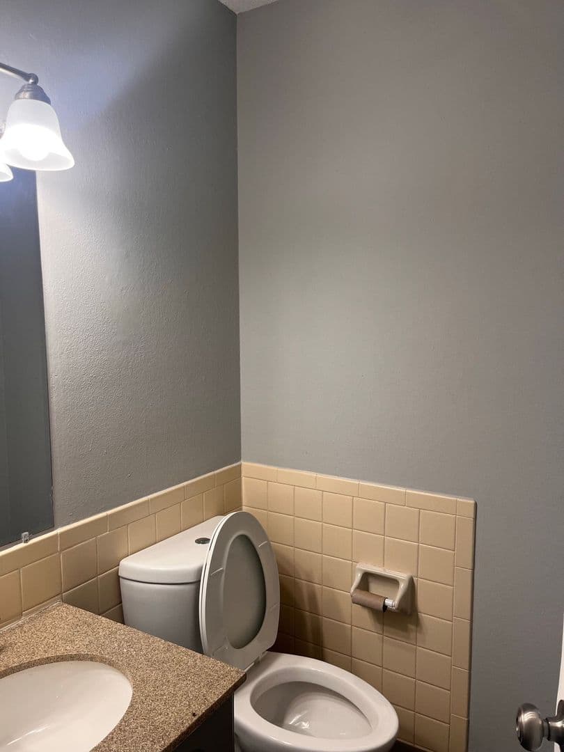 Wichita Apartment: 1000 S Woodlawn Street