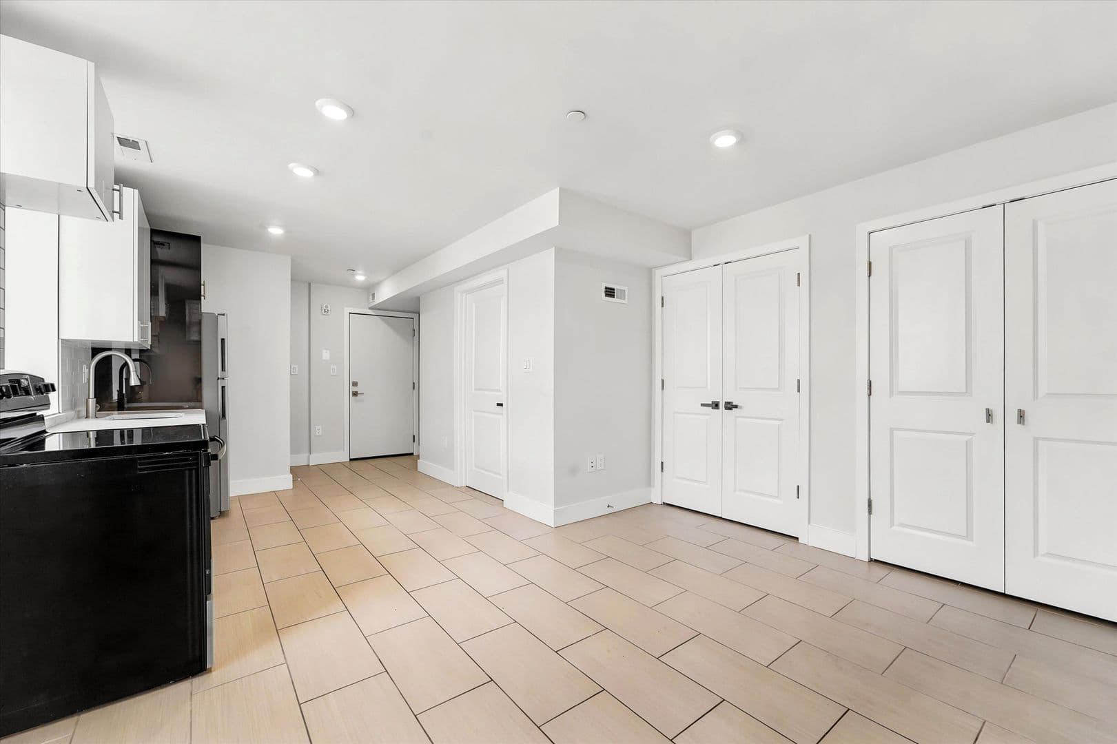 Philadelphia Apartment: 4700 Chestnut St
