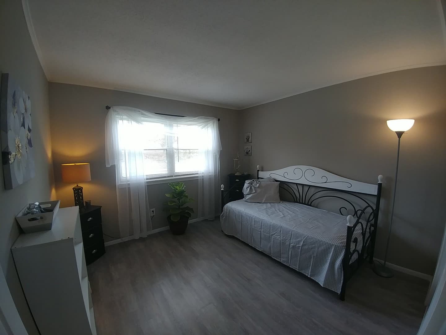 Temple Apartment: 500 Shalter Avenue