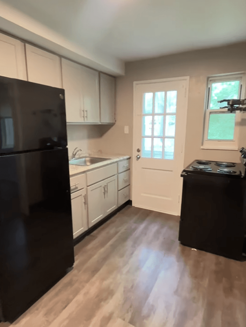 Pittsburgh Apartment: 1526 Parkline Drive