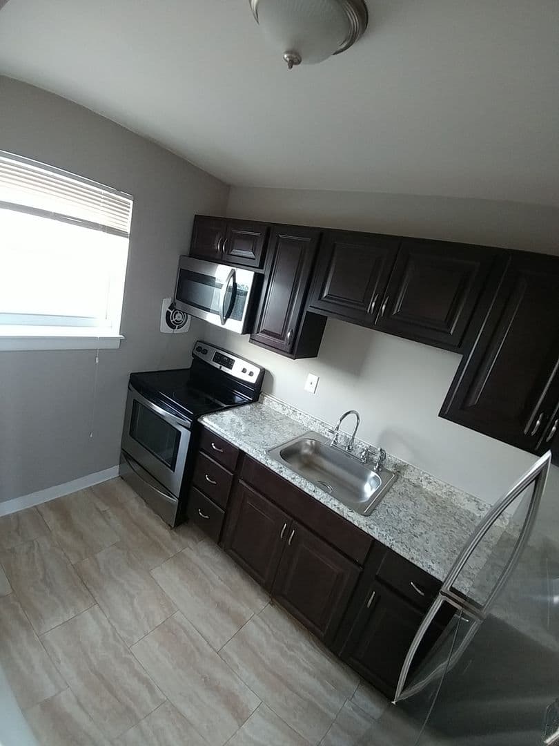 Temple Apartment: 412 Euclid Ave
