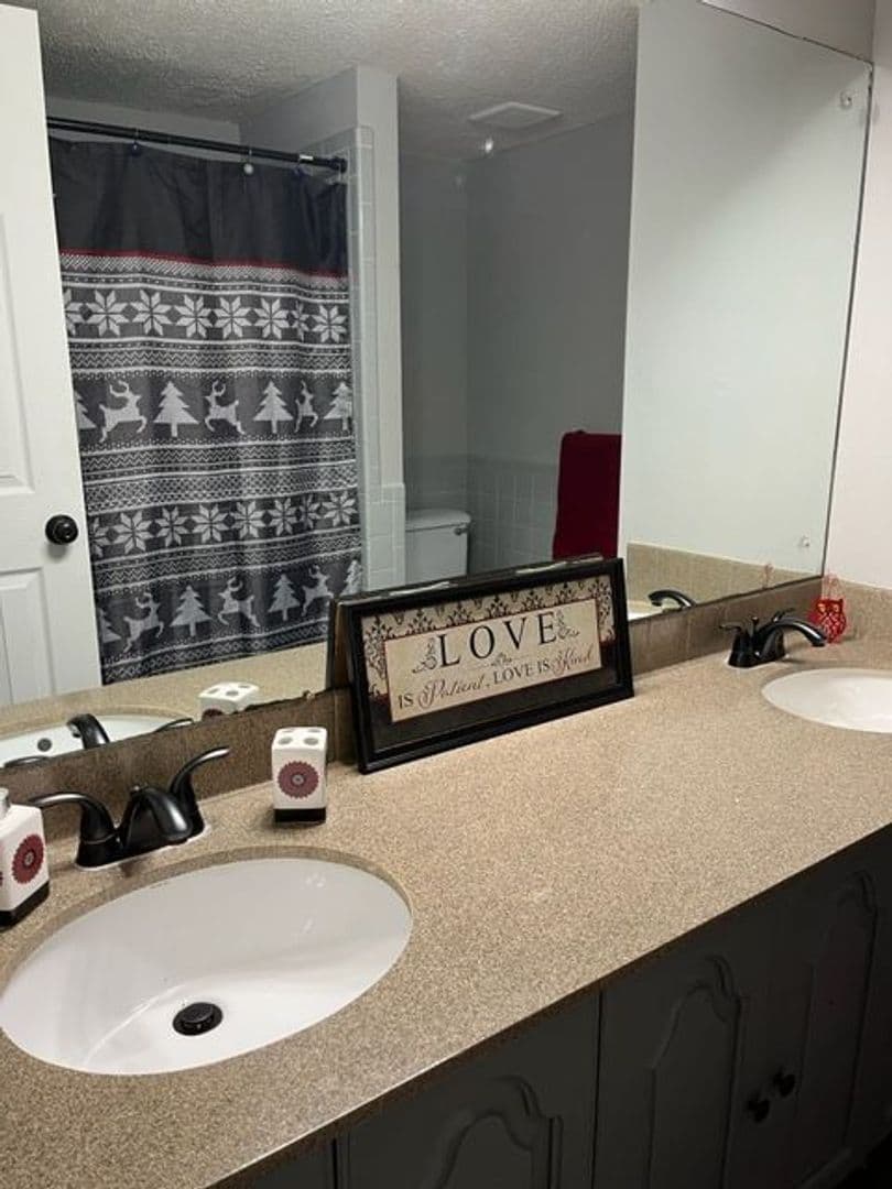 Wichita Apartment: 1000 S Woodlawn Street