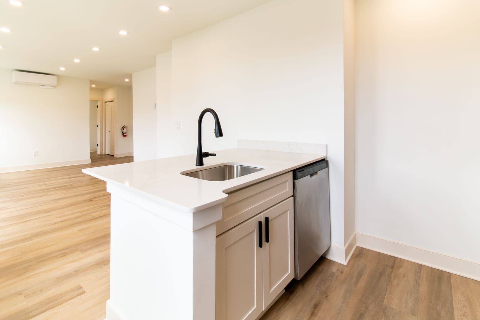 Easton Apartment: 5 N 3rd Street