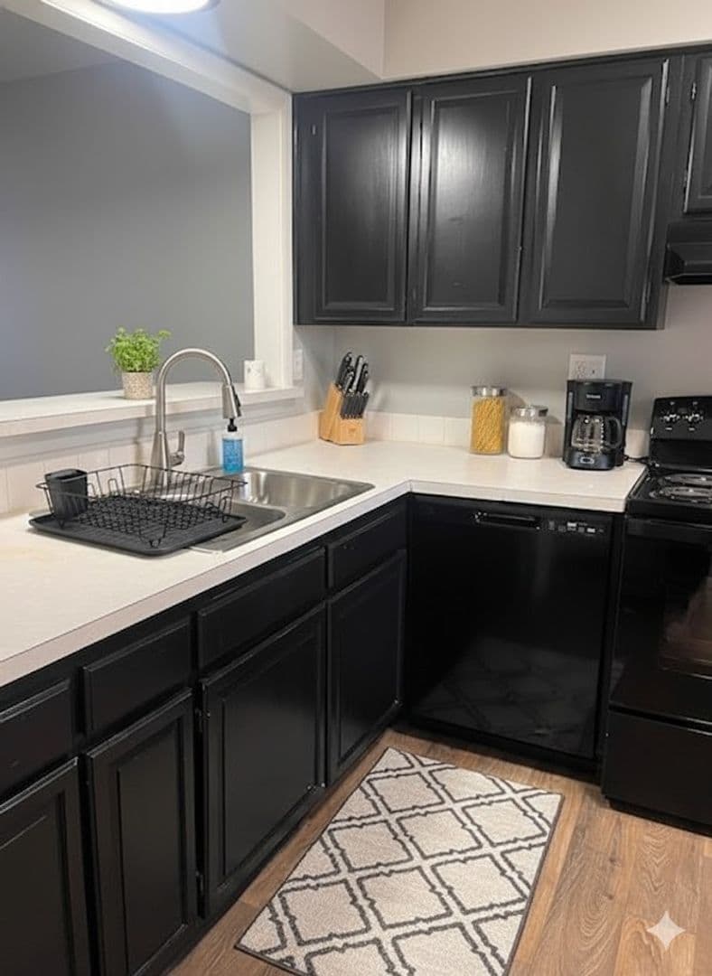 Wichita Apartment: 1000 S Woodlawn Street