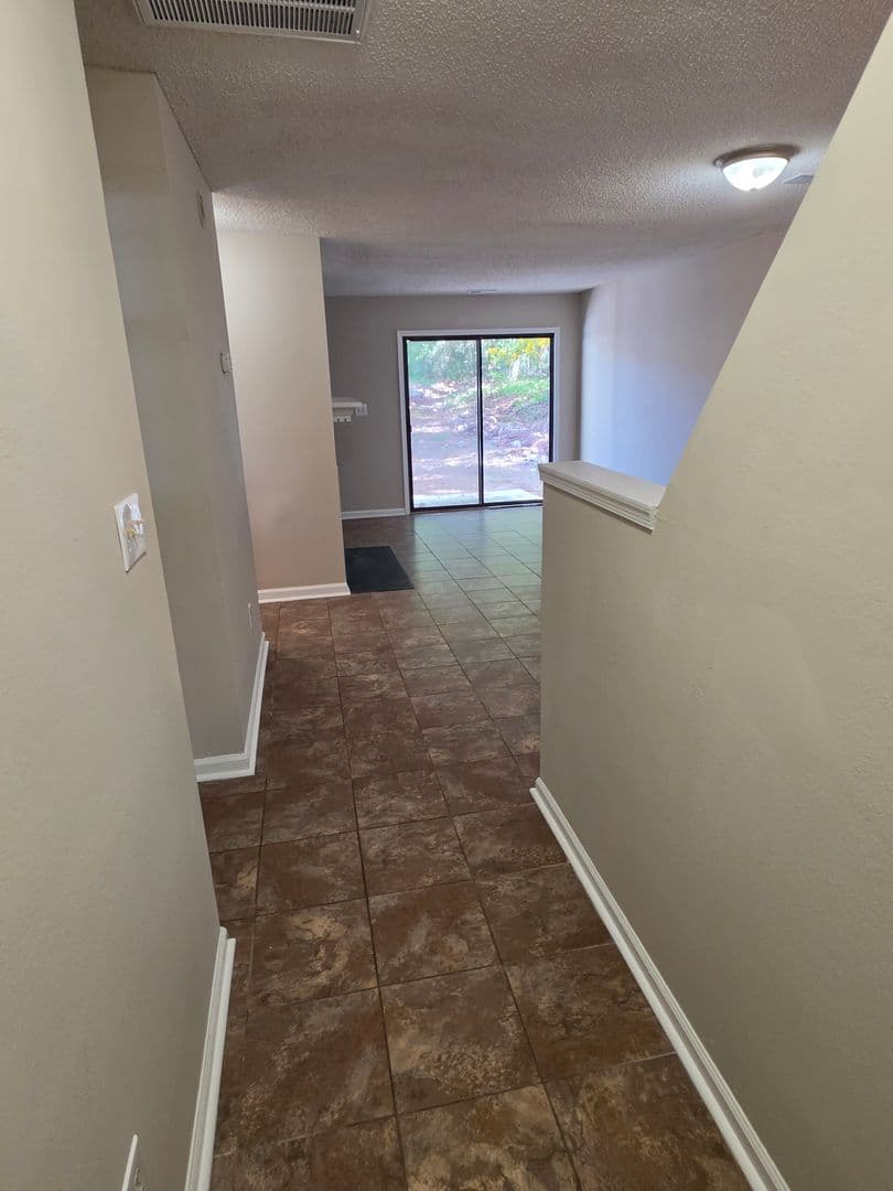 Garner Townhome: 323 Kentucky Dr