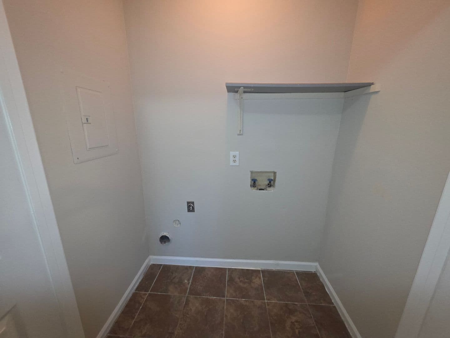 Garner Townhome: 323 Kentucky Dr