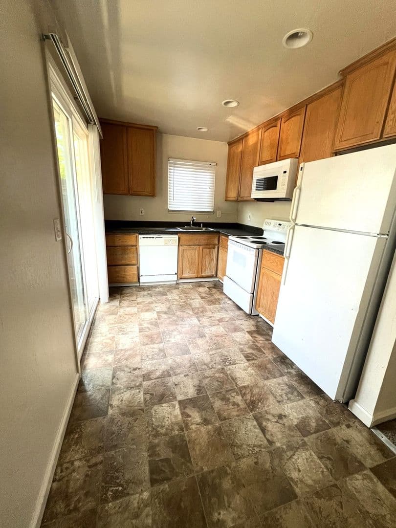 Chico Apartment: 1143 W 1st St