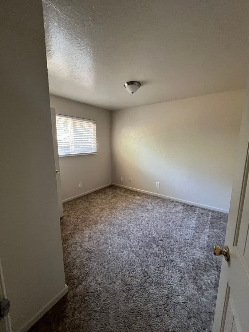 Chico Apartment: 1143 W 1st St