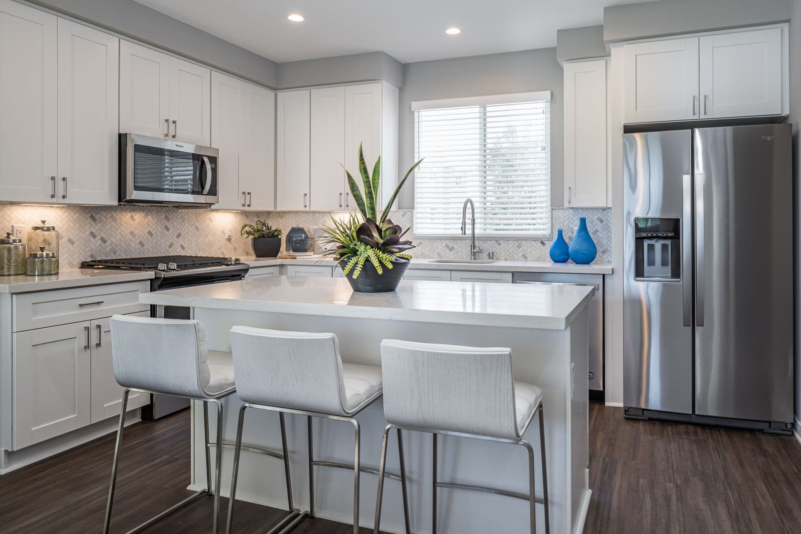La Mesa Apartment: 5565 Lake Murray Blvd.