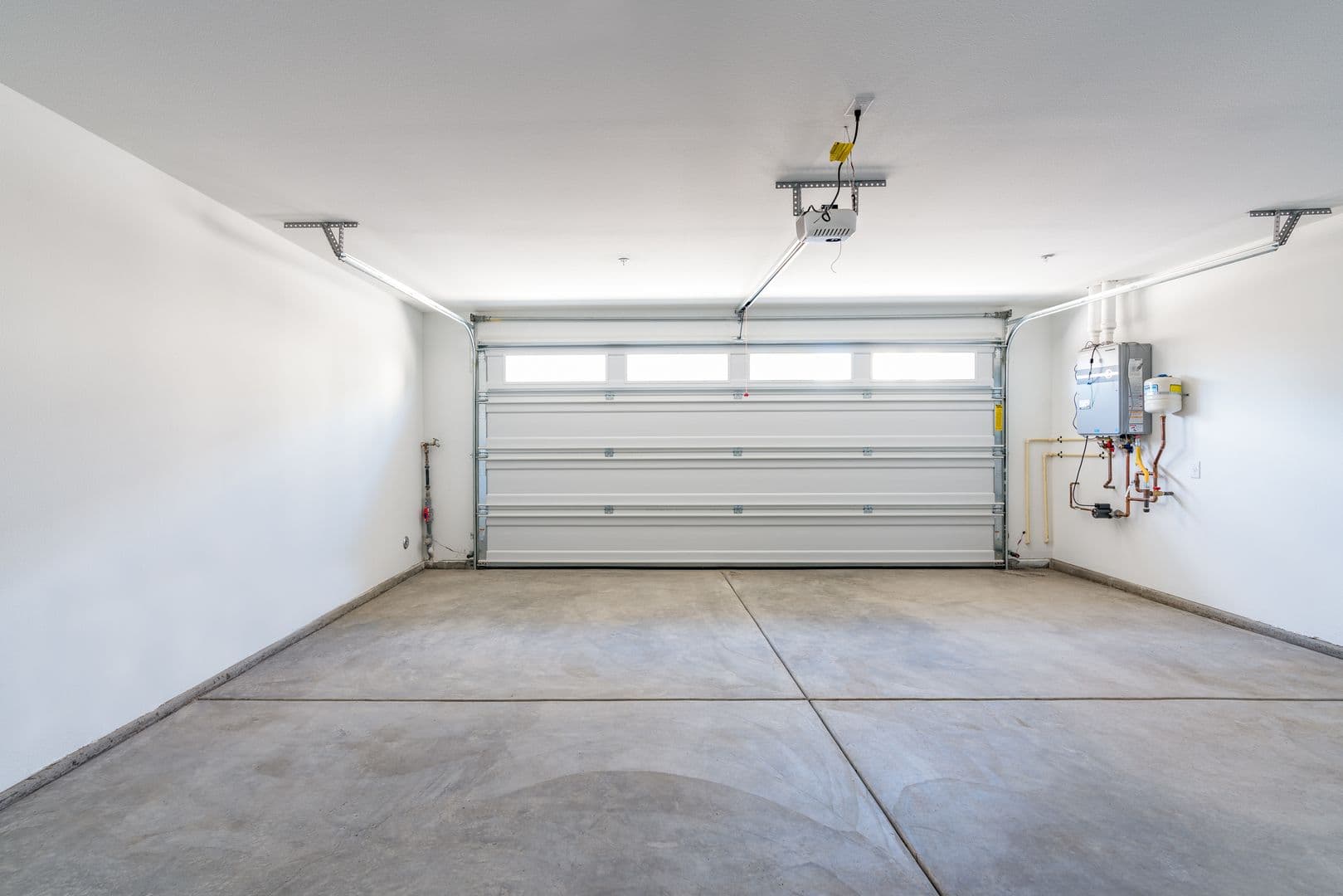 La Mesa Apartment: 5565 Lake Murray Blvd.
