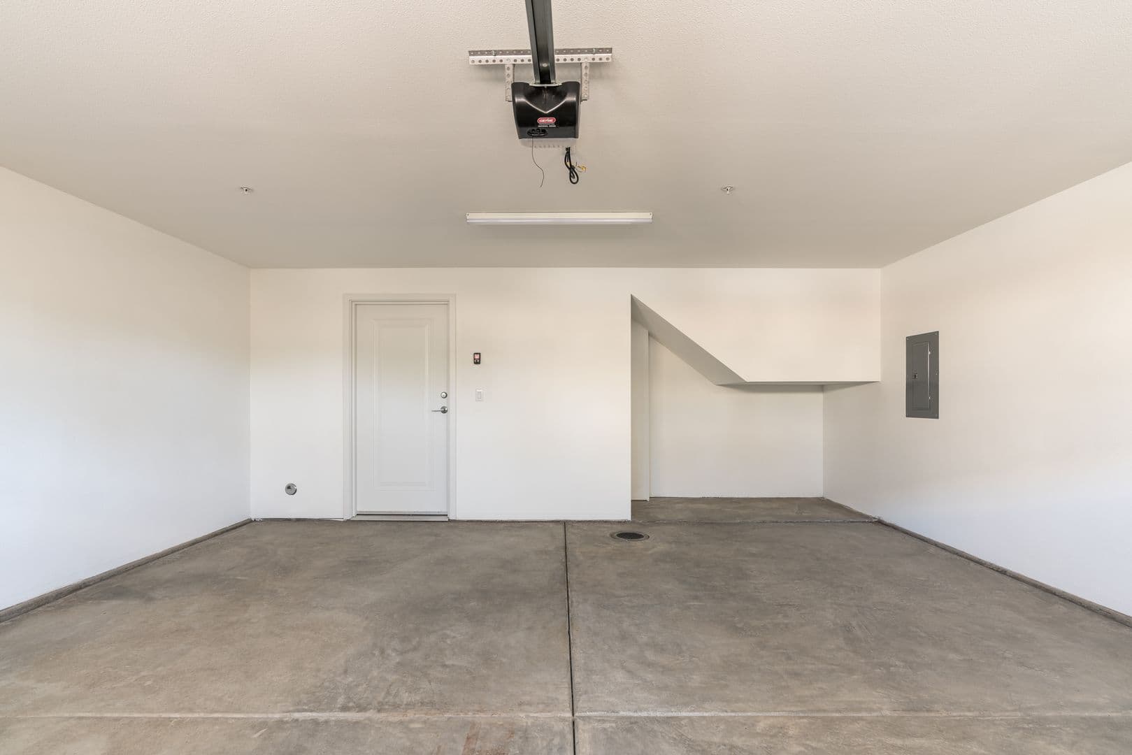 La Mesa Apartment: 5565 Lake Murray Blvd.