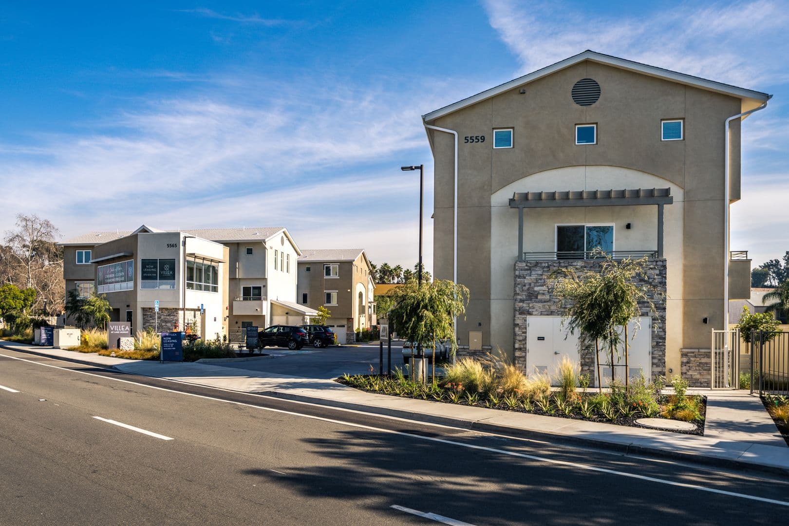 La Mesa Apartment: 5565 Lake Murray Blvd.