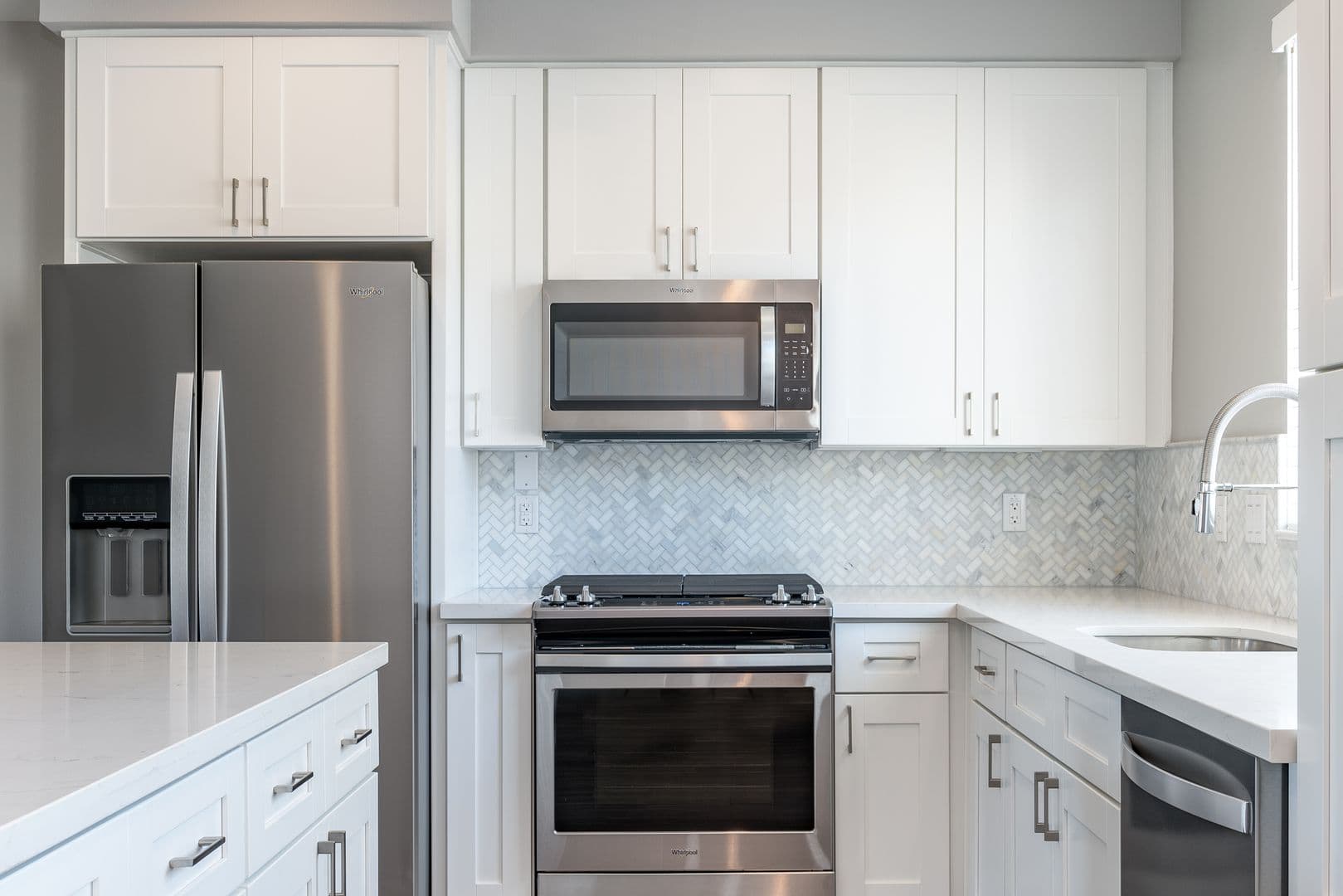 La Mesa Apartment: 5565 Lake Murray Blvd.