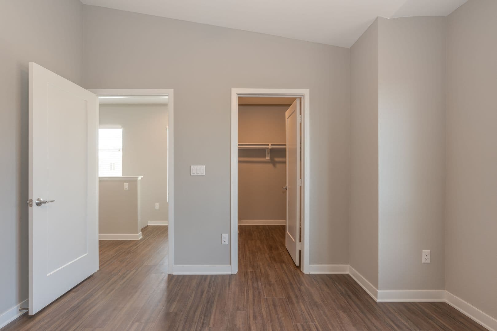 La Mesa Apartment: 5565 Lake Murray Blvd.