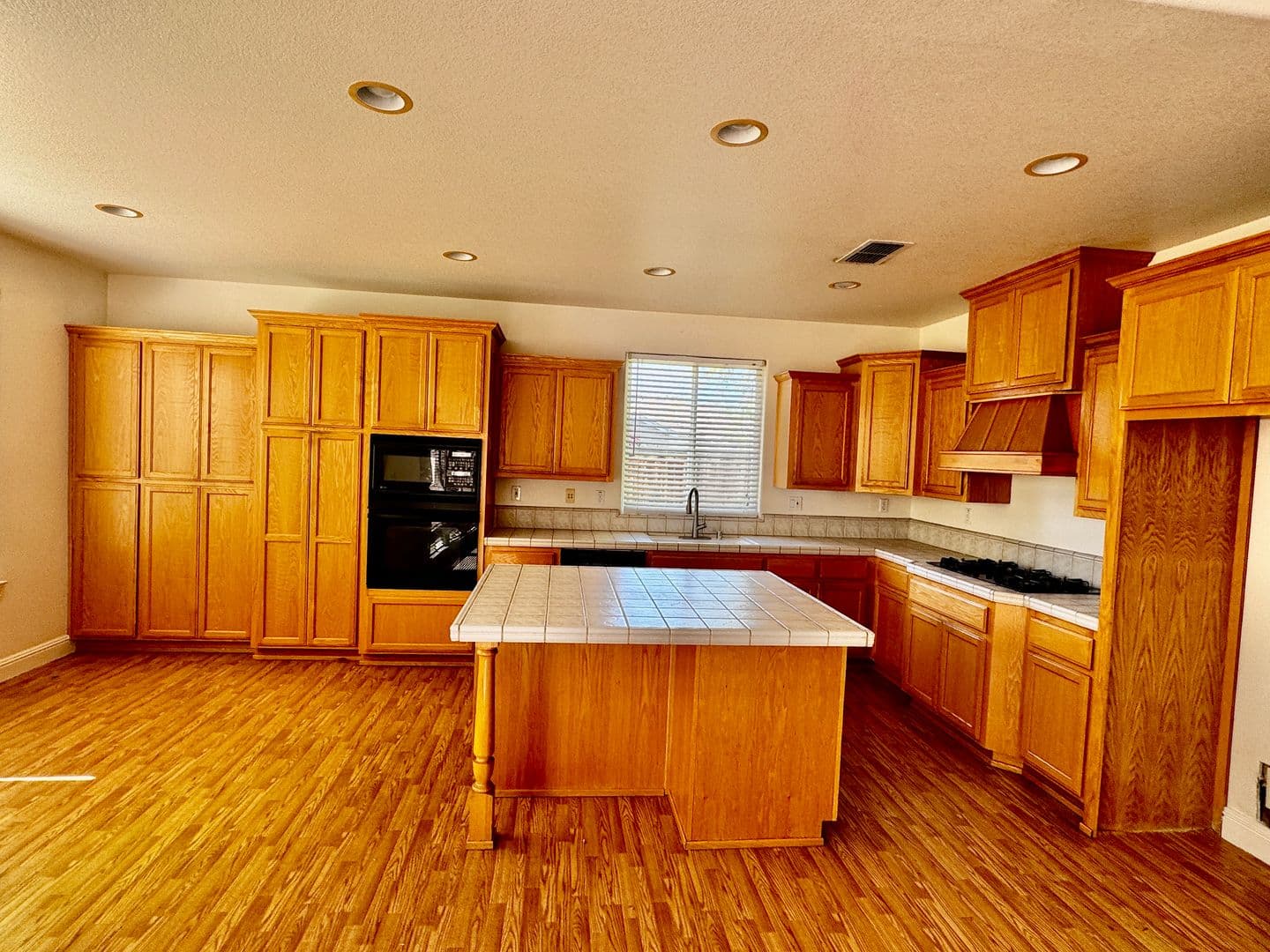 El Dorado Hills House: 1902 Foster Way