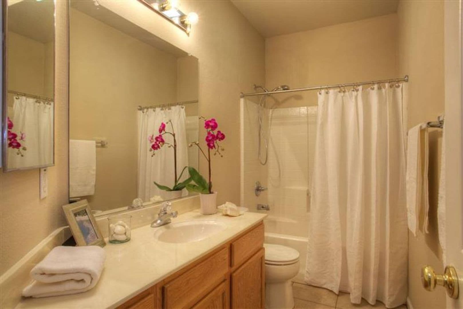 Sacramento House: 2571 Merrivale Way