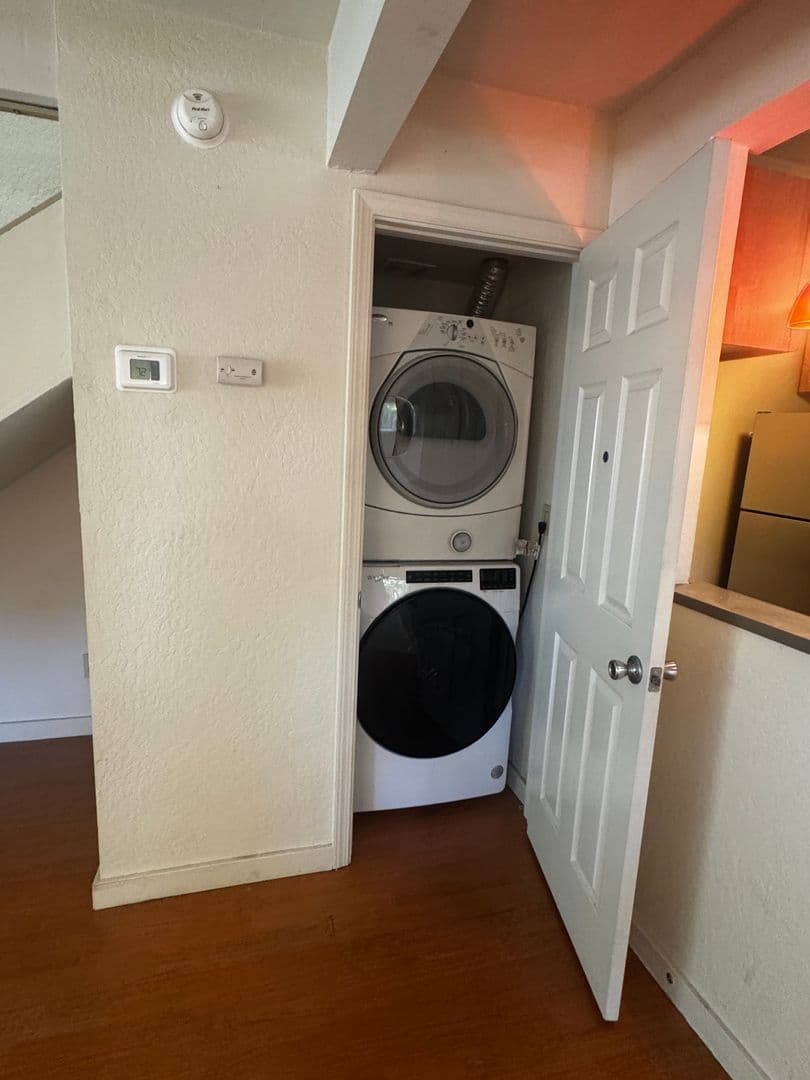 Sacramento Apartment: 2110 H St.