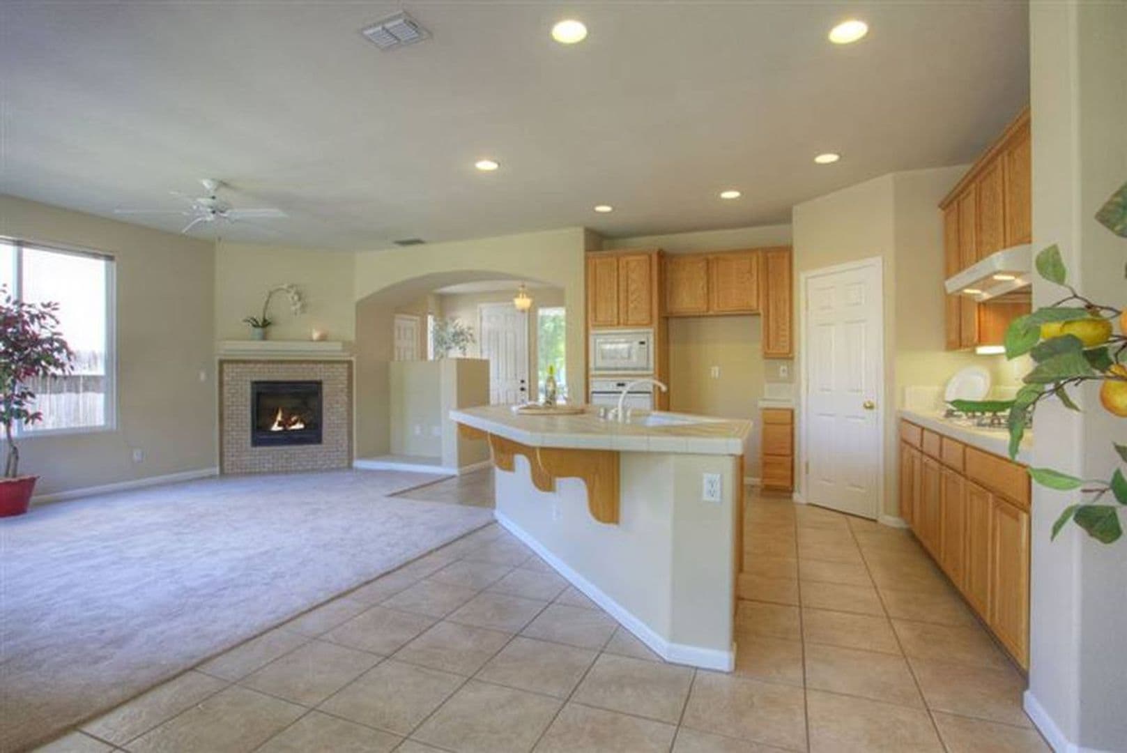 Sacramento House: 2571 Merrivale Way