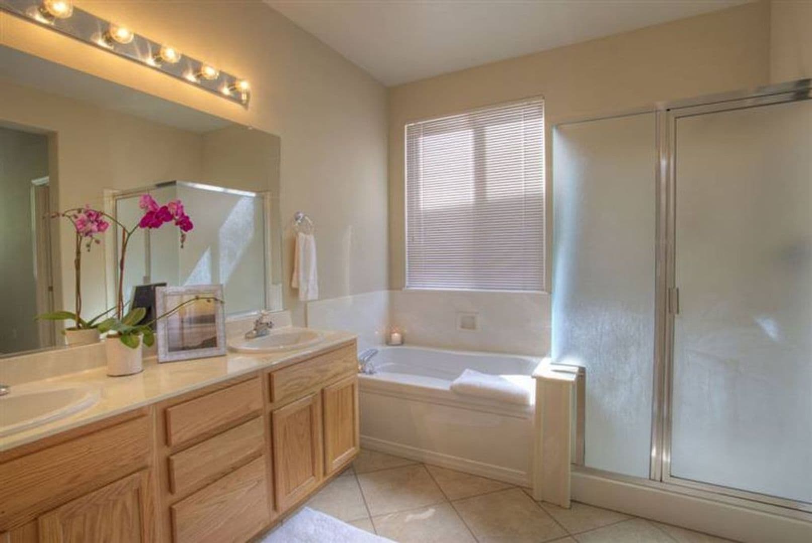 Sacramento House: 2571 Merrivale Way