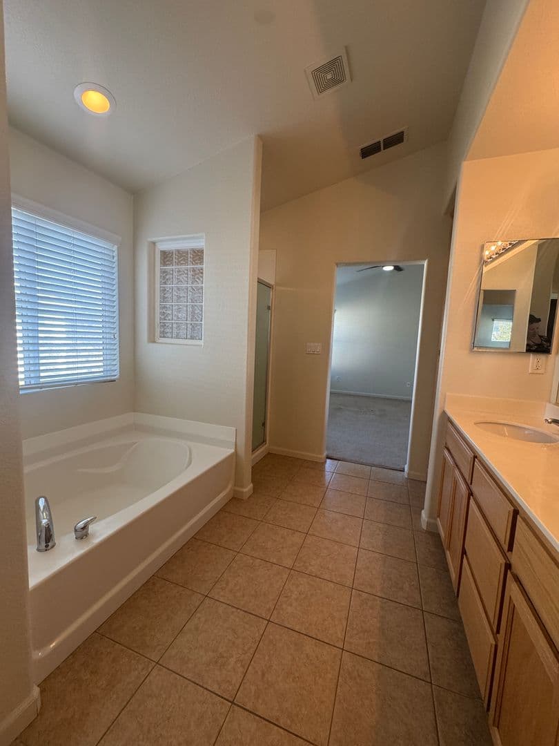 Rocklin House: 5629 Daffodil Circle