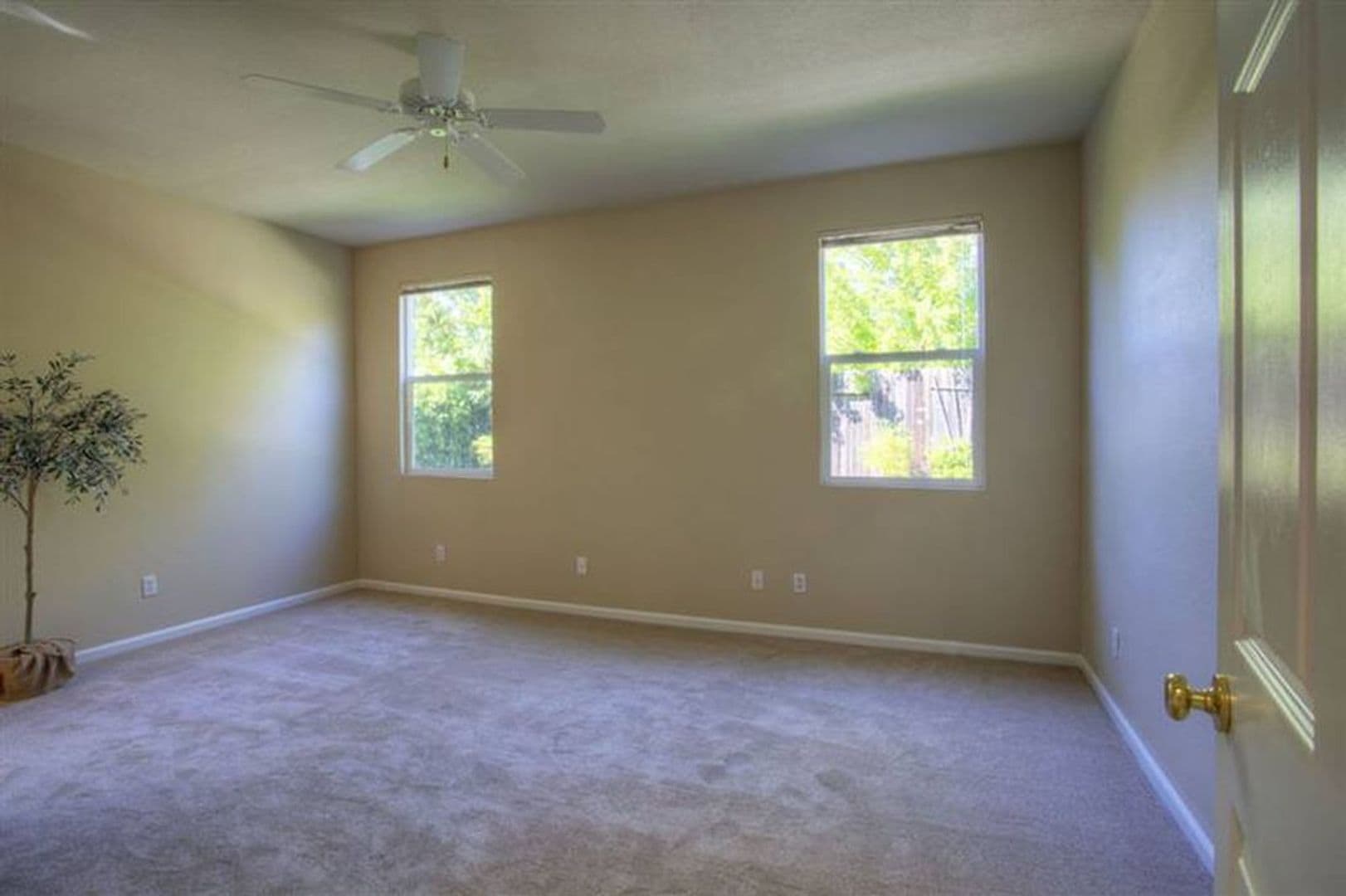 Sacramento House: 2571 Merrivale Way