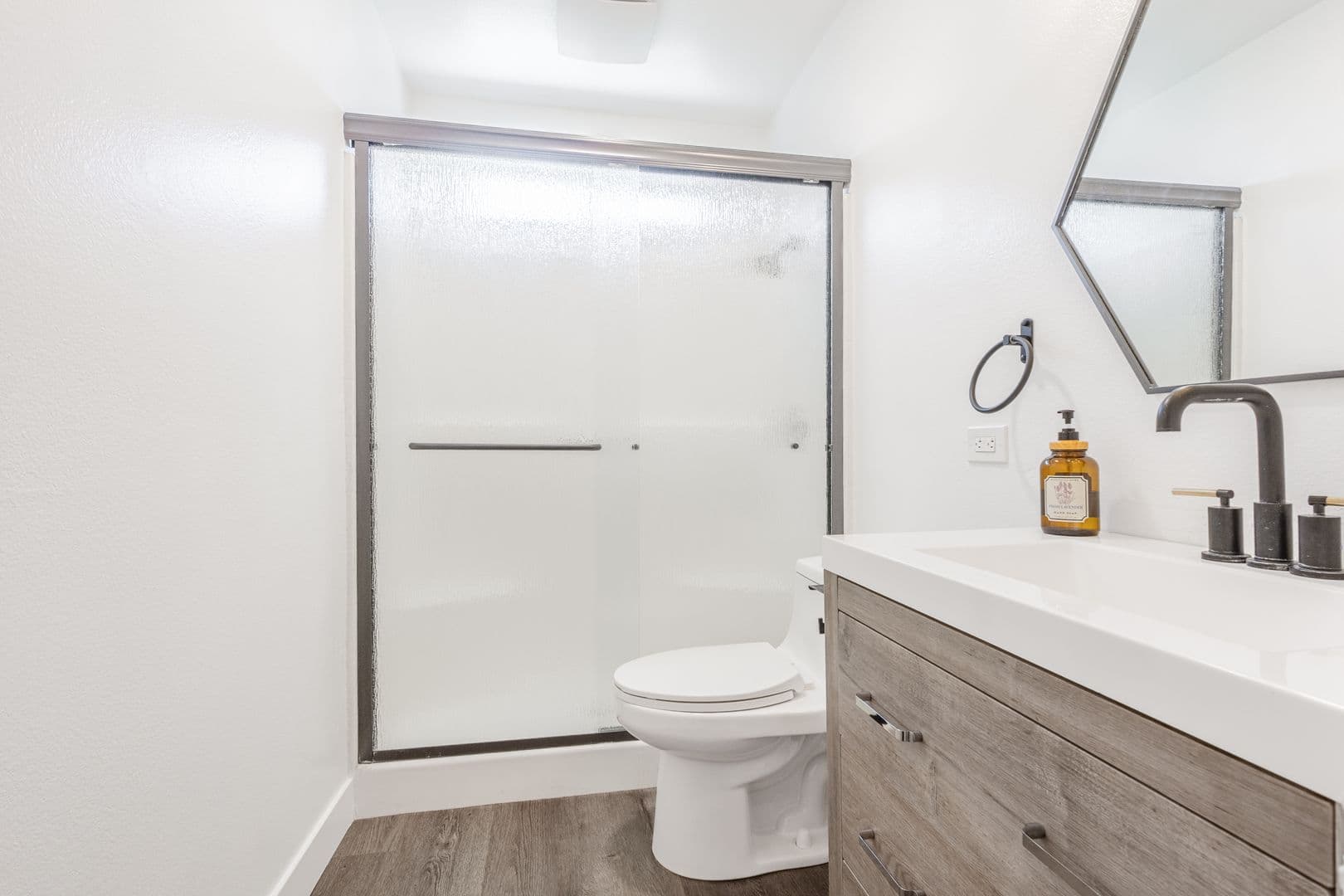 Ontario House: 640 E Banyan St