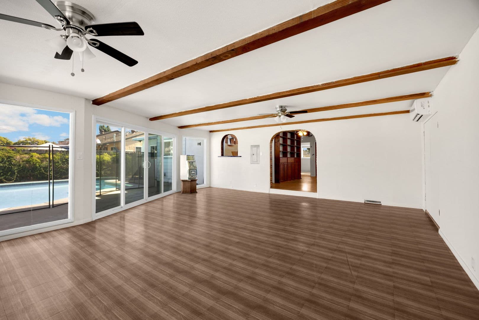 Fullerton House: 1201 West Baker Avenue