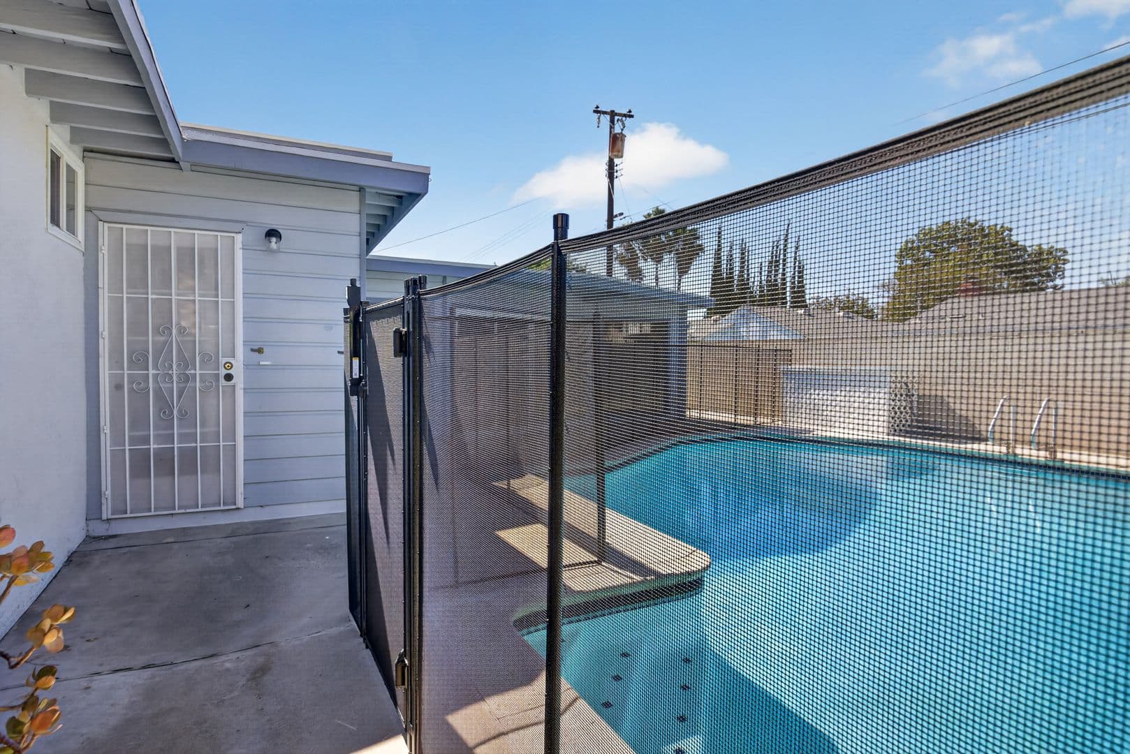 Fullerton House: 1201 West Baker Avenue