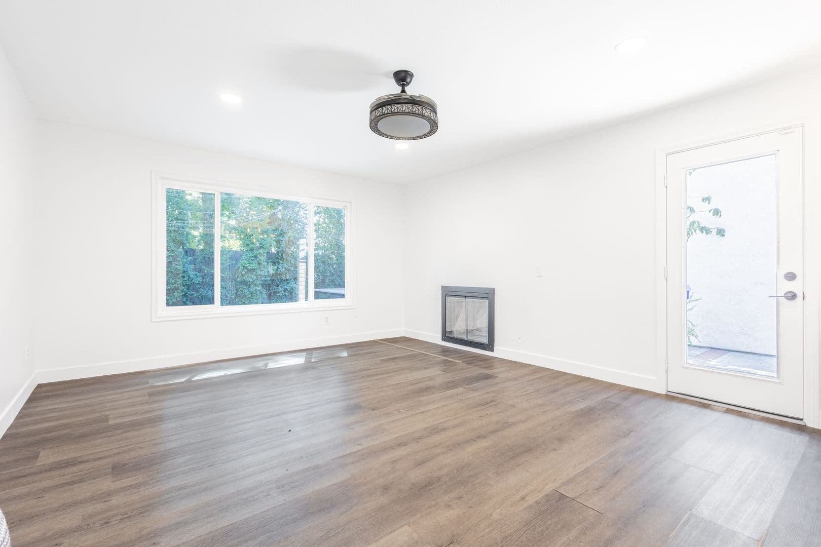 Ontario House: 640 E Banyan St