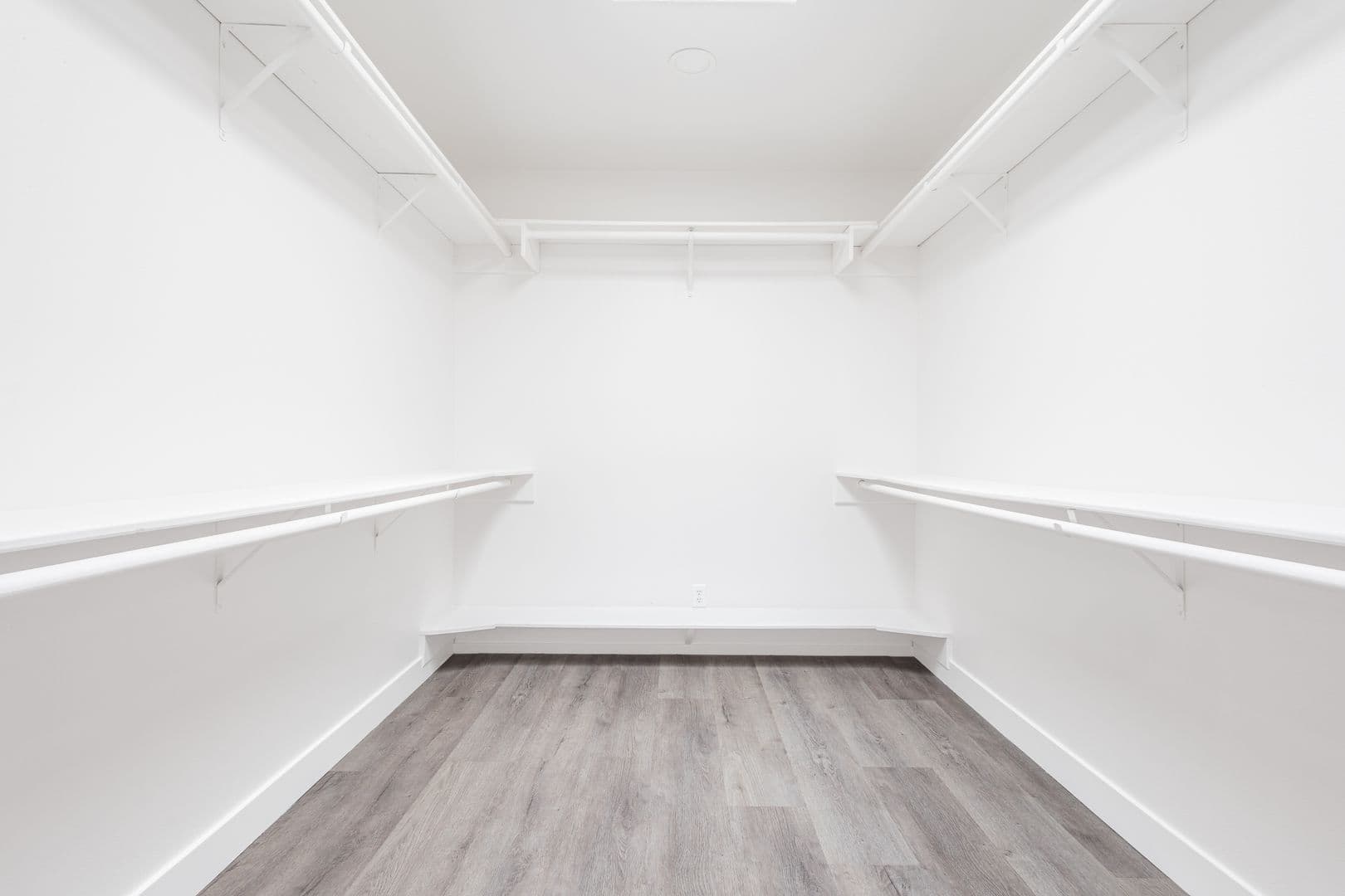 Ontario House: 640 E Banyan St