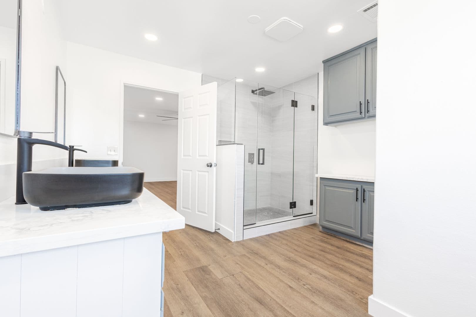 Ontario House: 640 E Banyan St