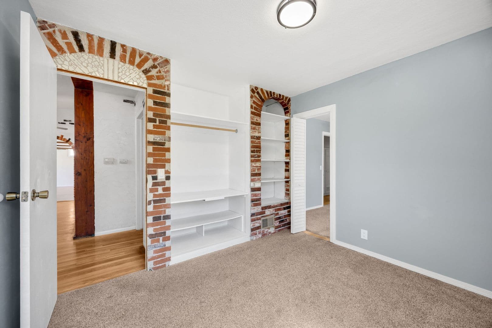 Fullerton House: 1201 West Baker Avenue