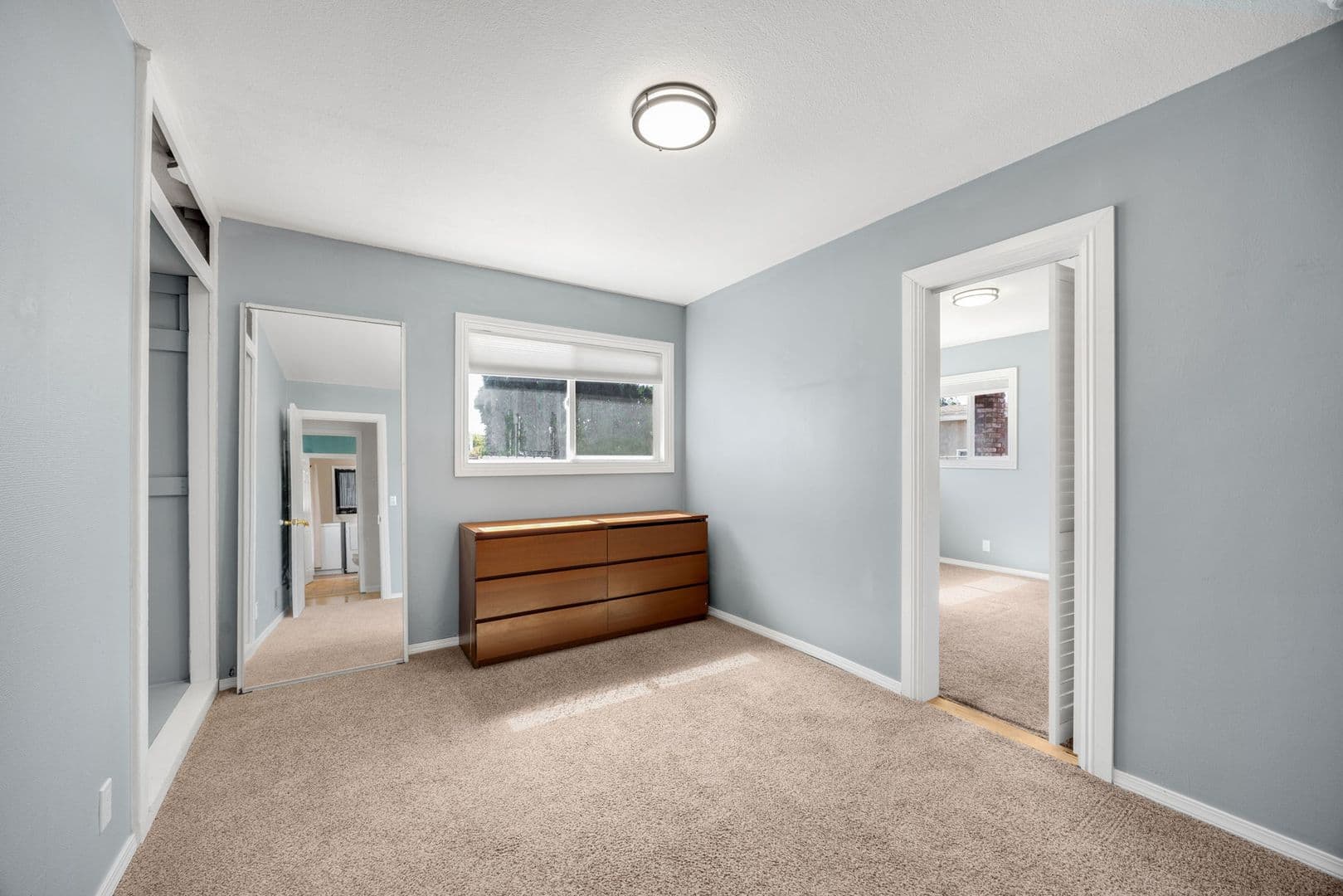 Fullerton House: 1201 West Baker Avenue