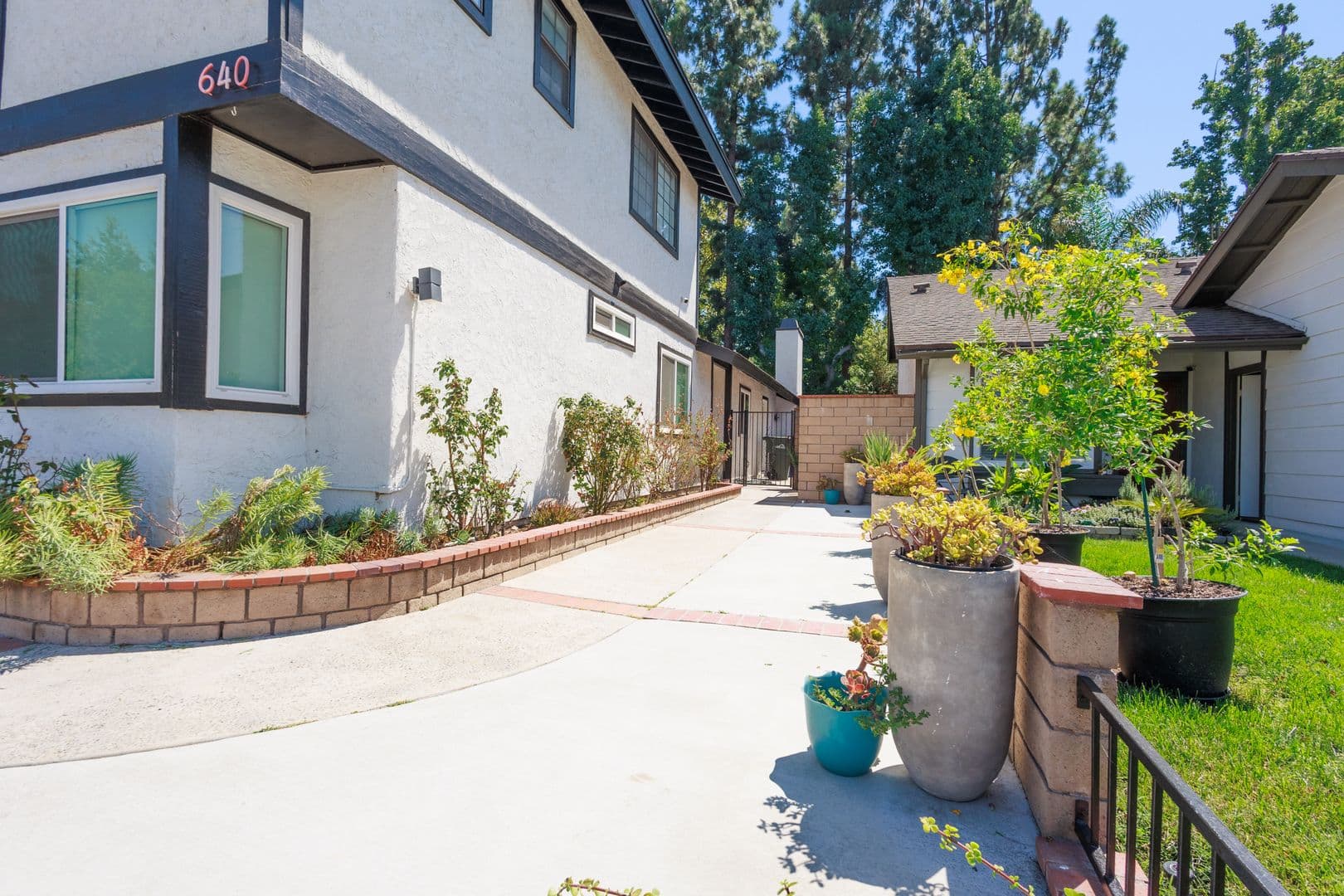 Ontario House: 640 E Banyan St
