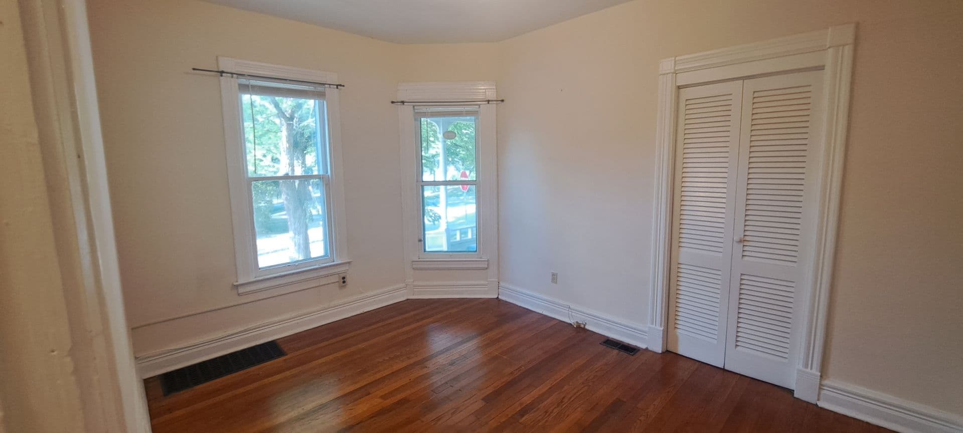 Ithaca Apartment: 502 S Aurora Street