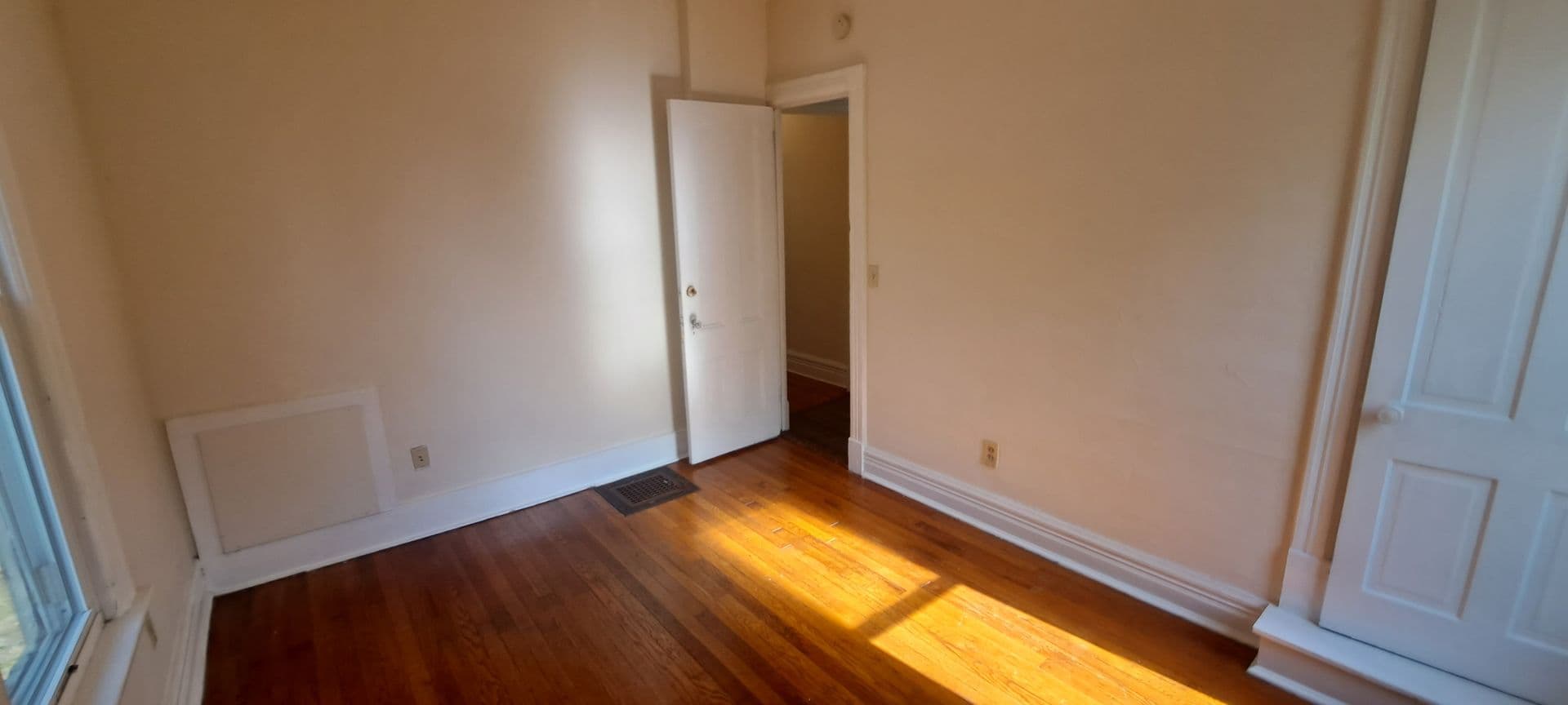 Ithaca Apartment: 502 S Aurora Street