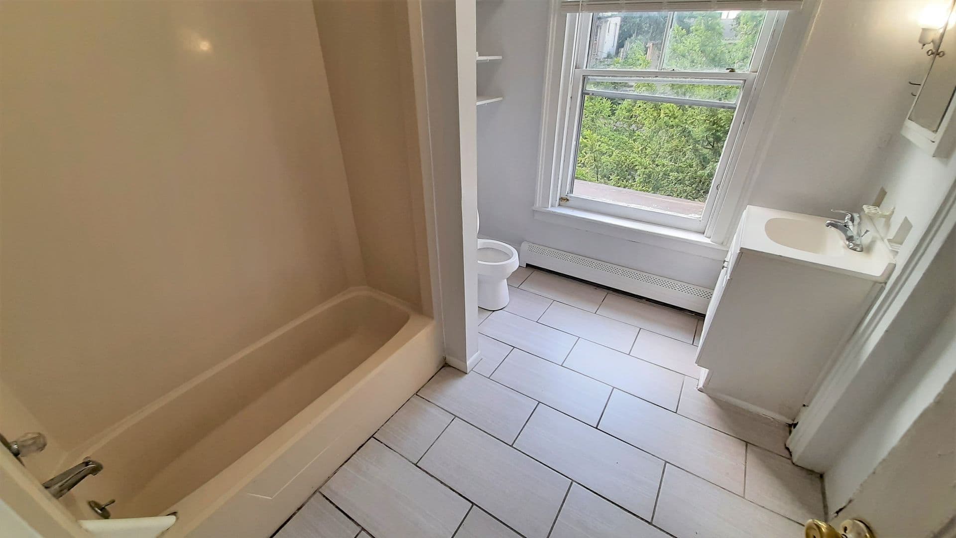 Ithaca Apartment: 105 Hudson Street