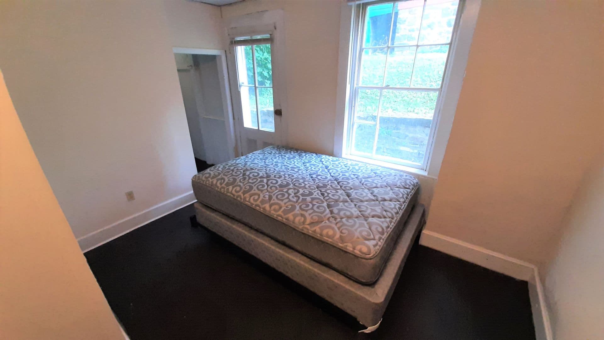 Ithaca Apartment: 105 Hudson Street